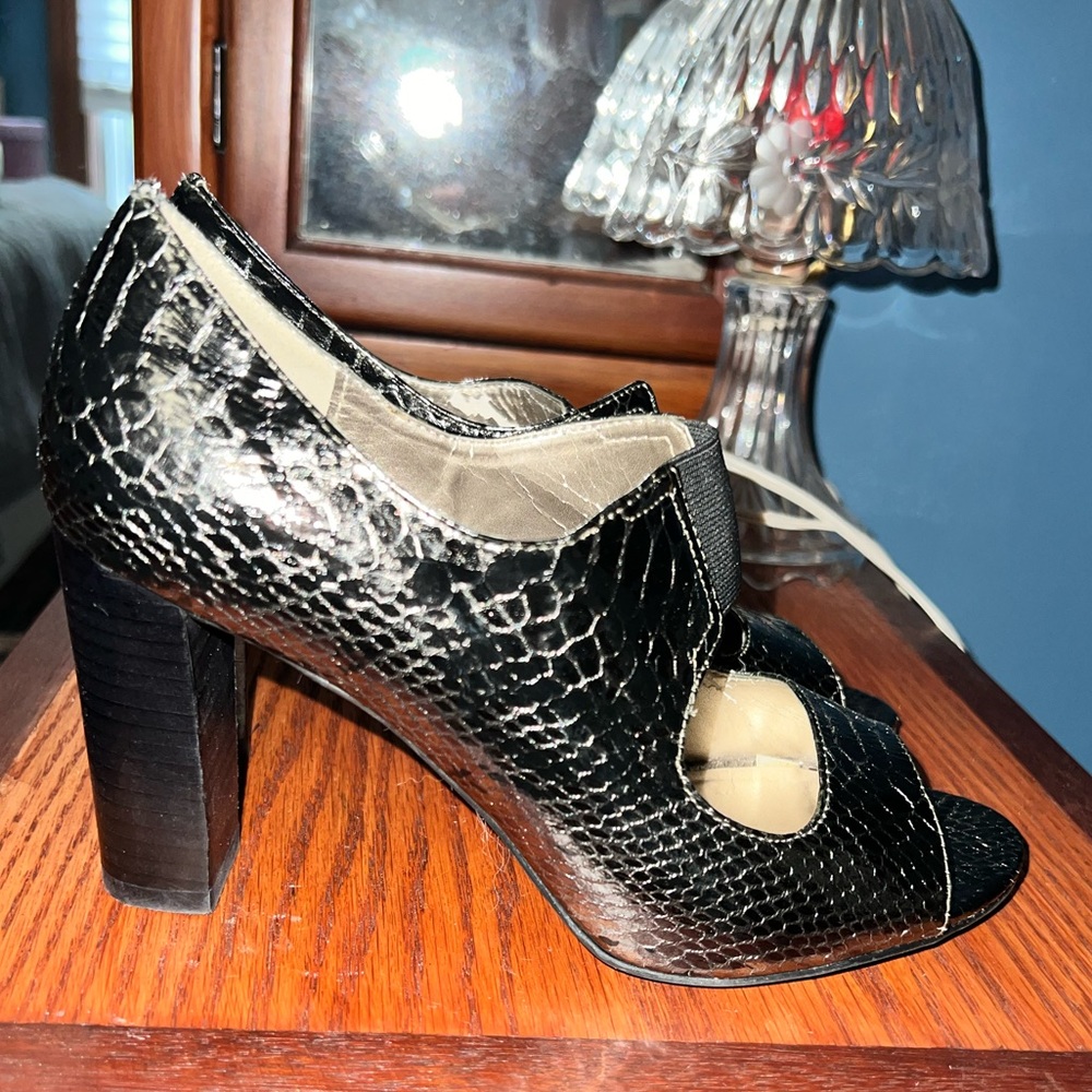 Woman High Heel shoes size 7